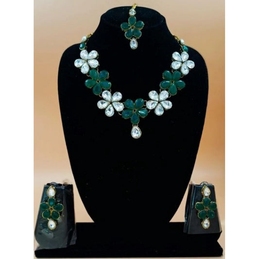 Traditional Elegent Kundan And Stone Necklace Set