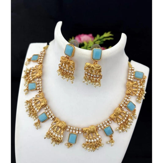 Classic Gold Plated Necklace and Earrings Set with Mang Tikka