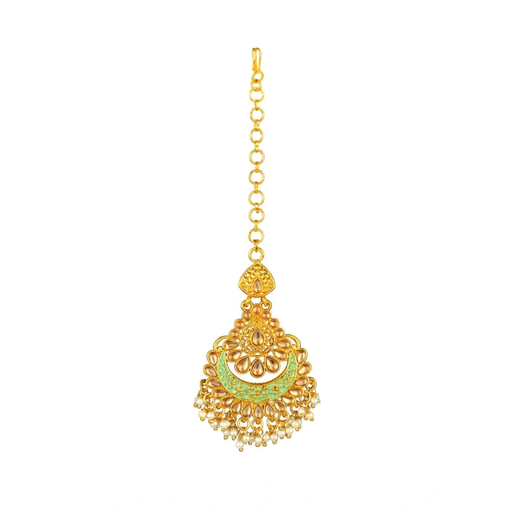 Dazzling Gold Plated Alloy Kundan Earrings and Mangtikka