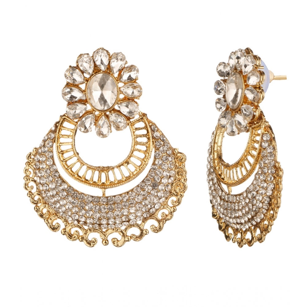 Dazzling Gold Plated Alloy Kundan Earrings and Mangtikka