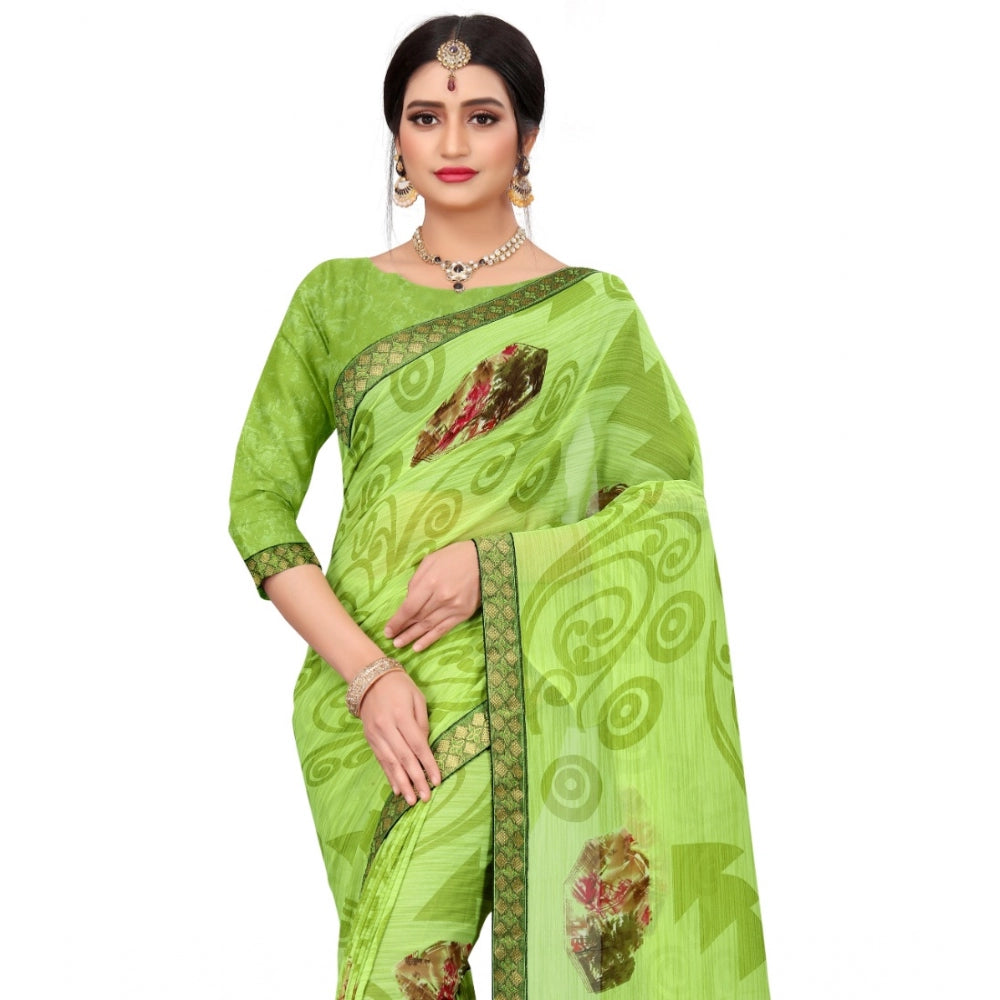Fabulous Georgette Floral Print Saree With Blouse Piece