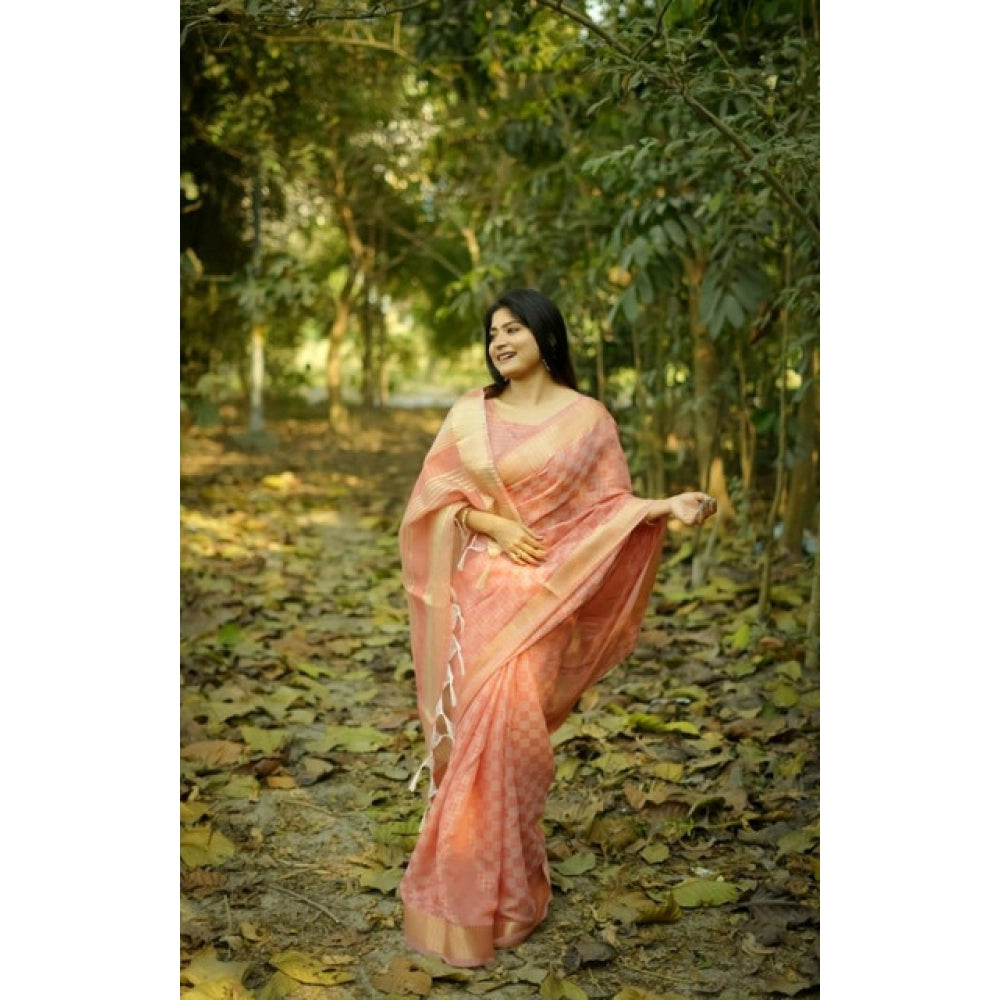 Astonishing Women's Silk Blend Checked Saree With Blouse Piece