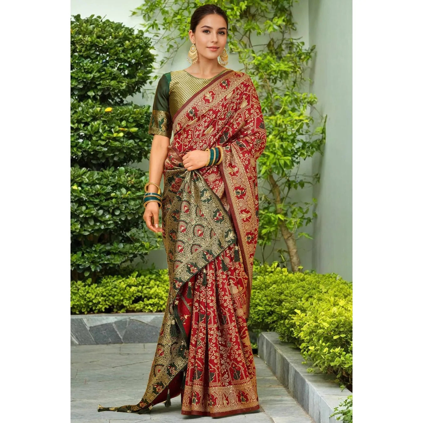Fashionable Women's Silk Blend Woven Paithani Saree With Blouse Piece