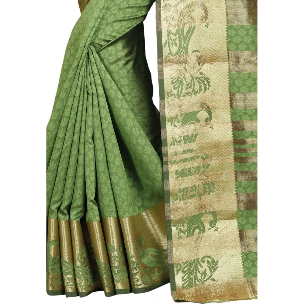 Glorious Jacquard Woven Saree With Blouse Piece