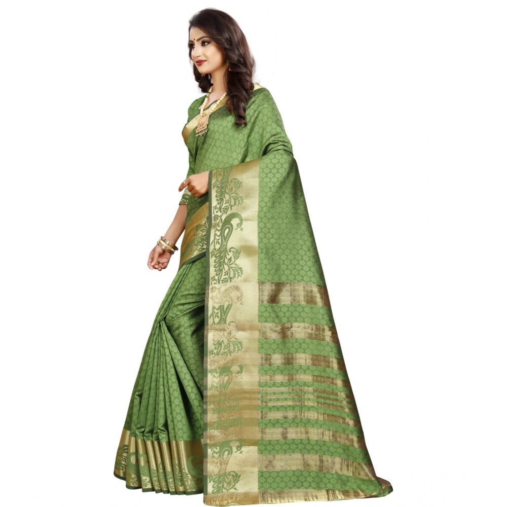 Glorious Jacquard Woven Saree With Blouse Piece
