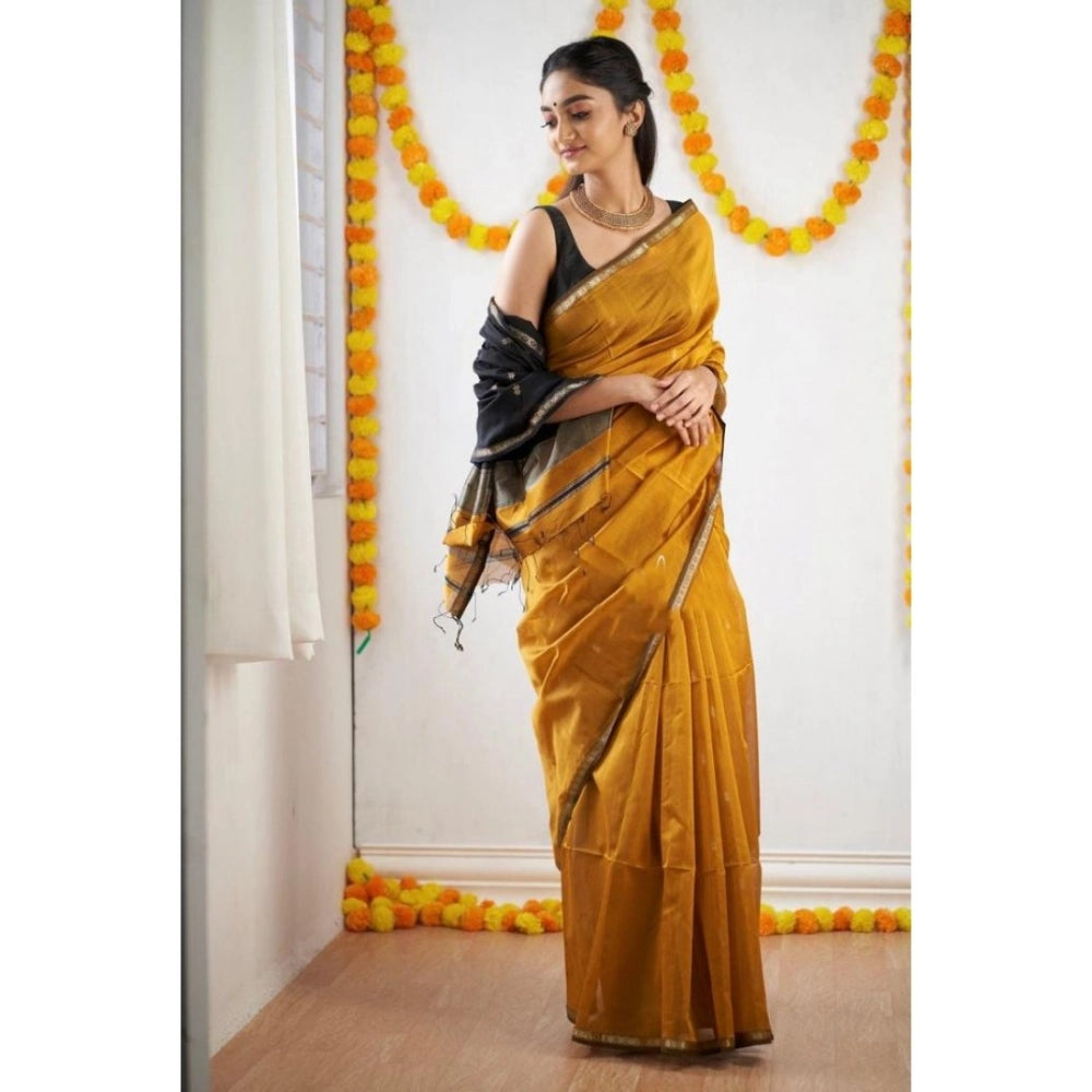Sensational Women's Cotton Printed Saree With Blouse Piece
