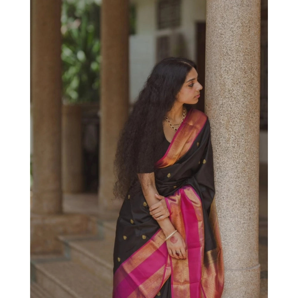 Ravishing Women's Silk Printed Saree With Blouse Piece