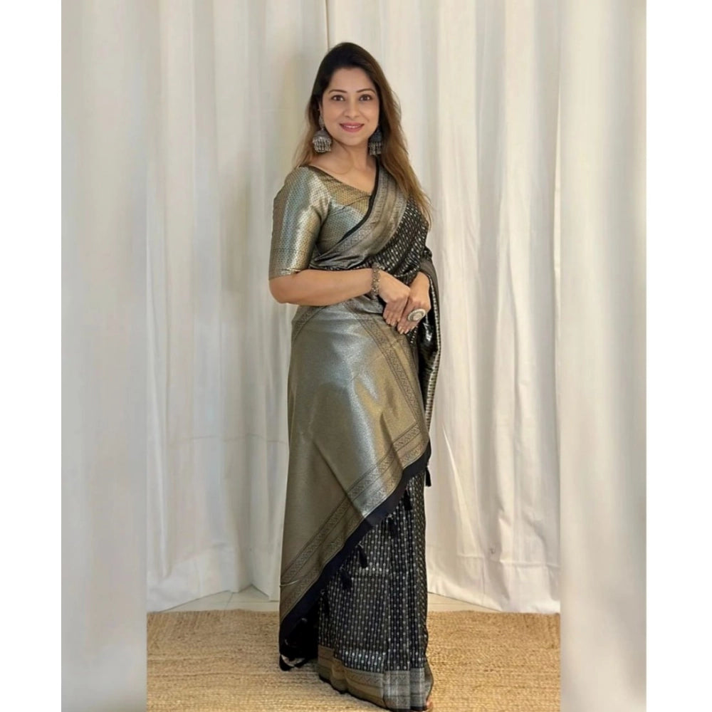 Gorgeous Women's Silk Printed Saree With Blouse Piece