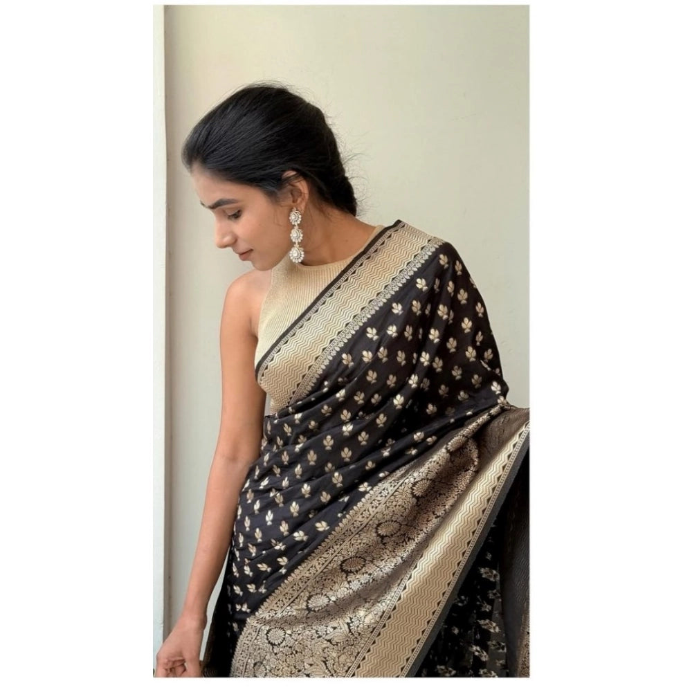 Gorgeous Women's Silk Printed Saree With Blouse Piece