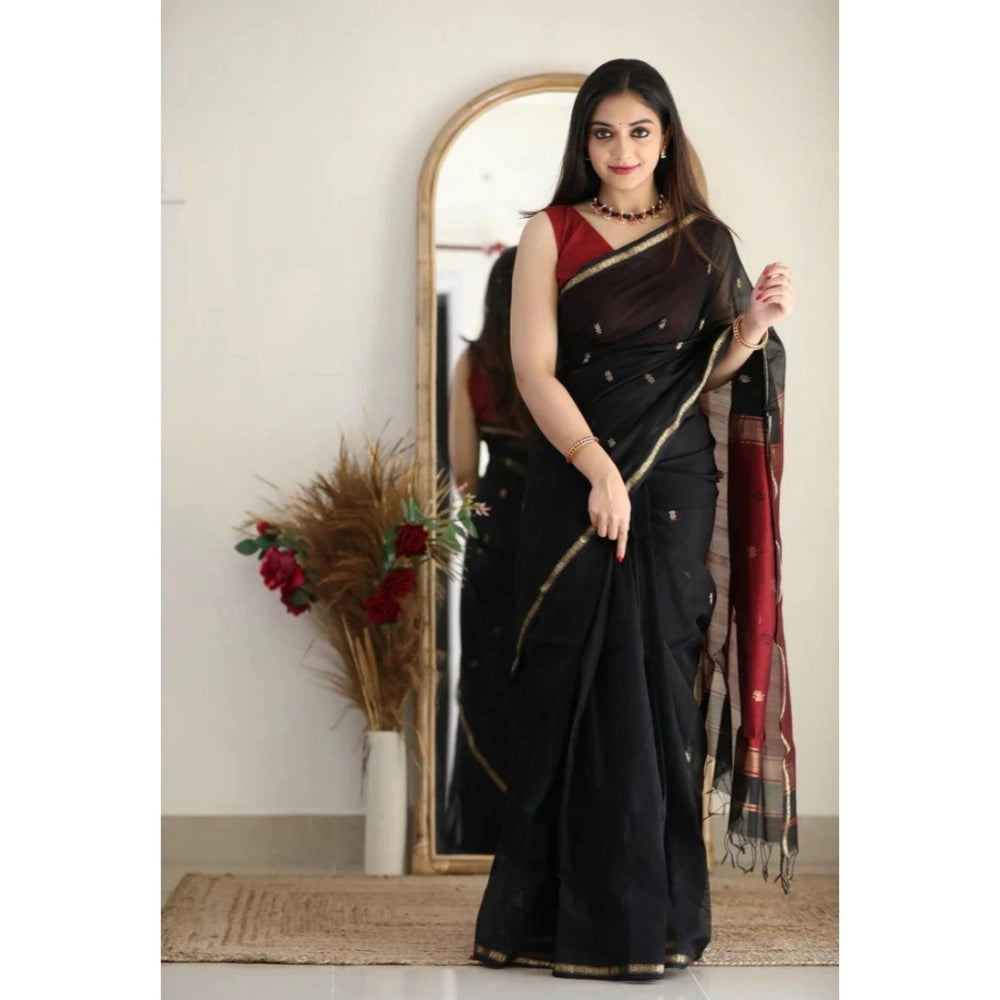 Sensational Women's Cotton Printed Saree With Blouse Piece