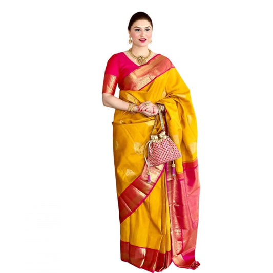 Gracious Women's Litchi silk Printed Saree With Unstitched Blouse
