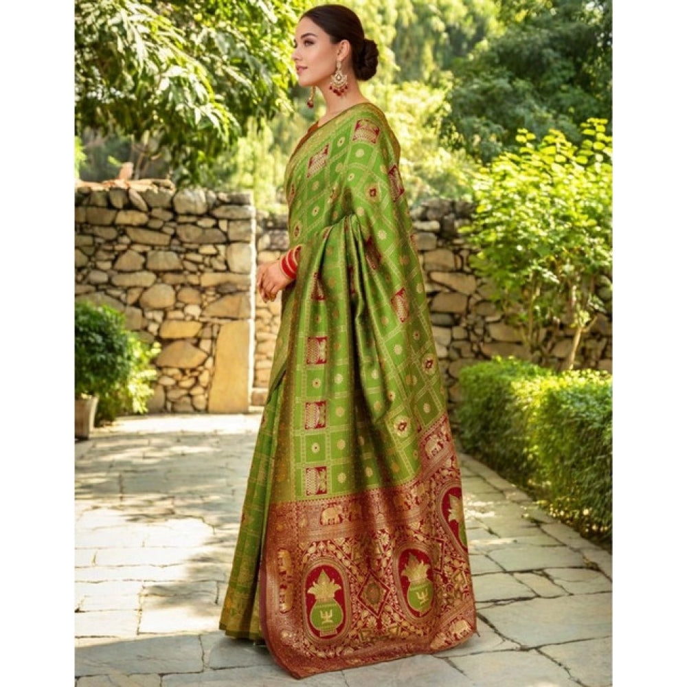 Elegant Women's Silk Blend Woven Zari Work Saree With Blouse Piece
