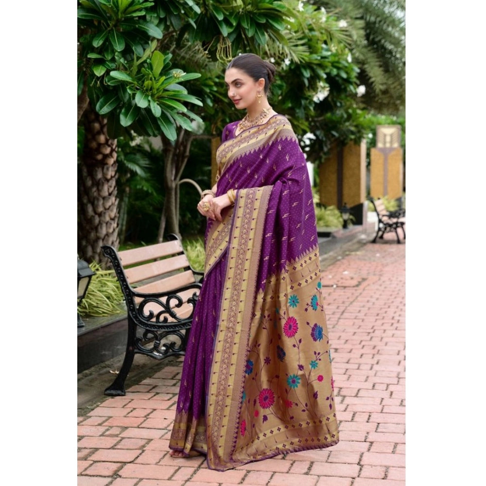 Stylish Women's Silk Blend Zari Woven Saree With Blouse Piece