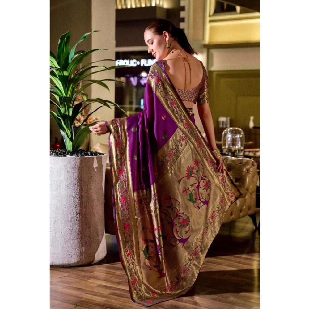Stylish Women's Silk Blend Zari Woven Saree With Blouse Piece