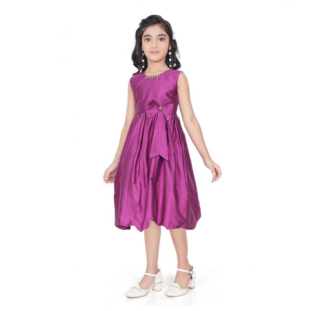 Urbane Girl's Taffeta Silk Soild Sleeve Less Round Neck Dress