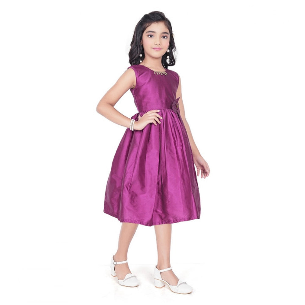 Urbane Girl's Taffeta Silk Soild Sleeve Less Round Neck Dress
