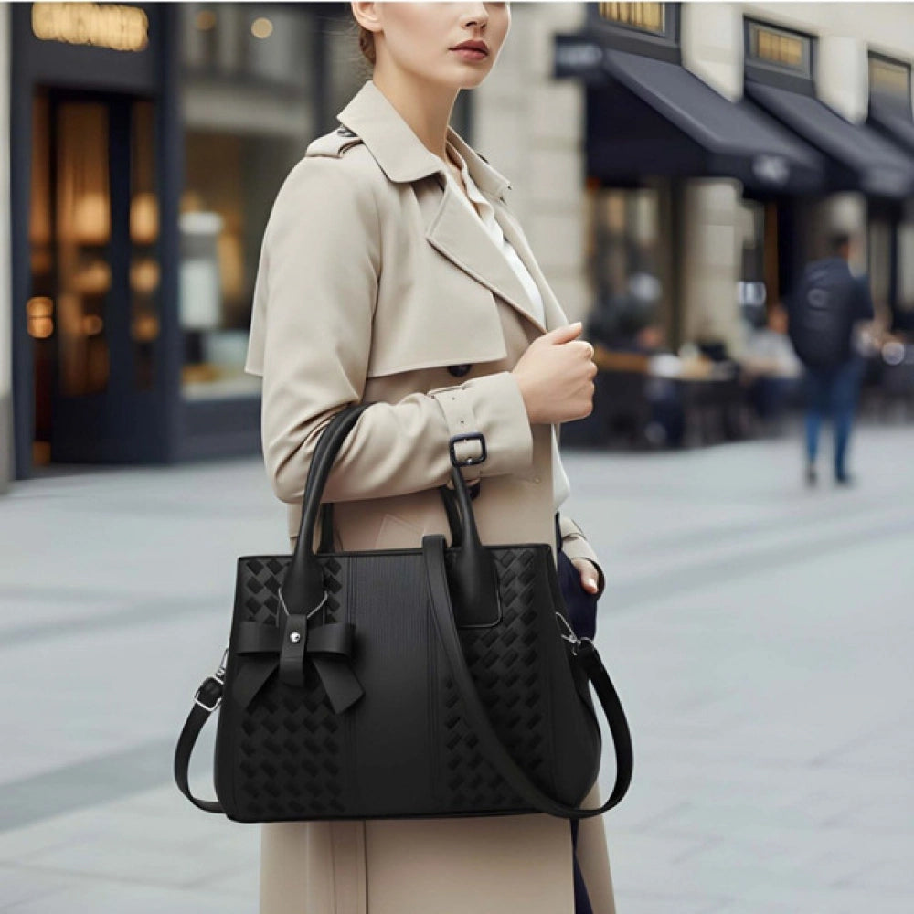 Snazzy Women's PU Leather Solid Shoulder Zipper Handbag