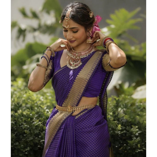 Delicate Women's Banarasi Silk Printed Saree With Blouse Piece
