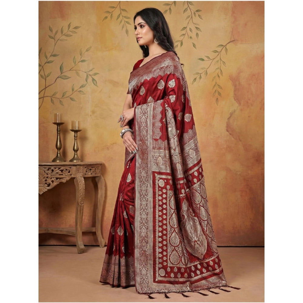 Stunning Women's Silk Blend Printed Saree With Blouse Piece