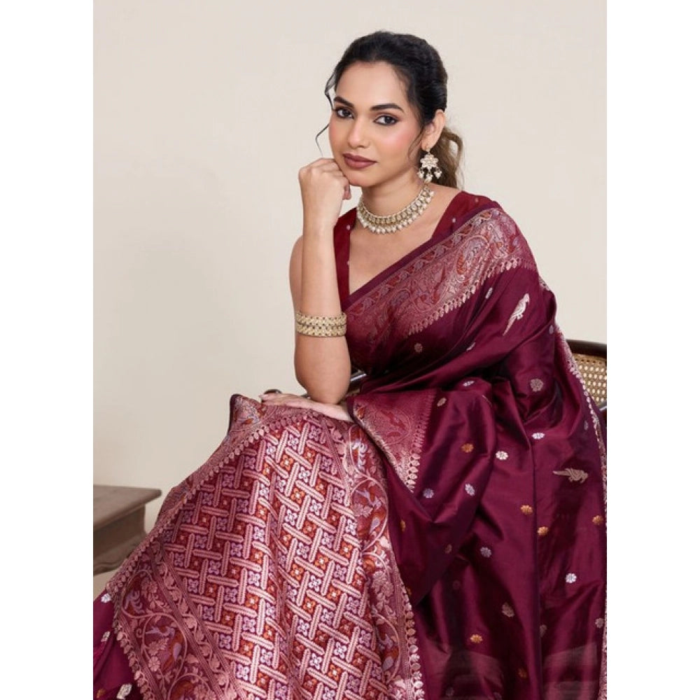 Fabulous Women's Jacquard Woven Saree With Blouse Piece