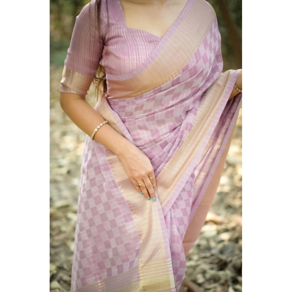 Astonishing Women's Silk Blend Checked Saree With Blouse Piece