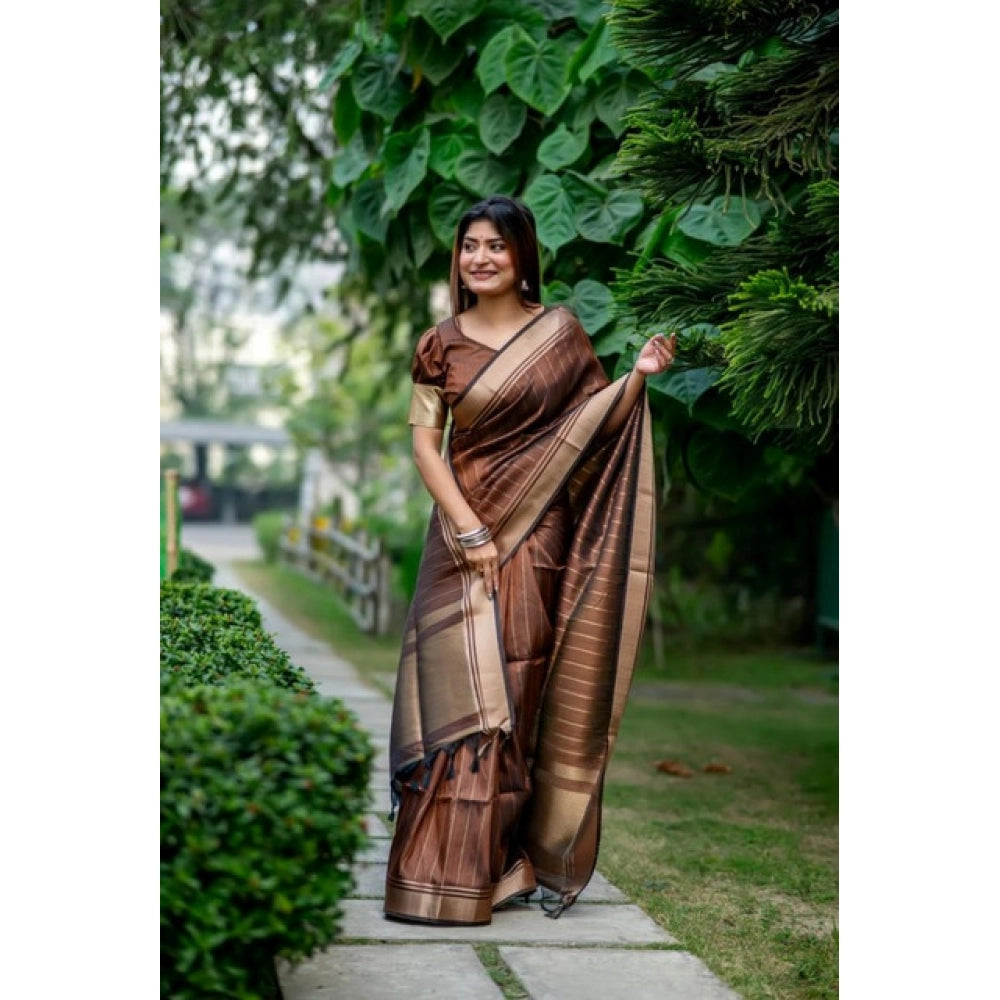 Facinating Women's Faux Banarasi Lining Pattern Saree With Blouse Piece