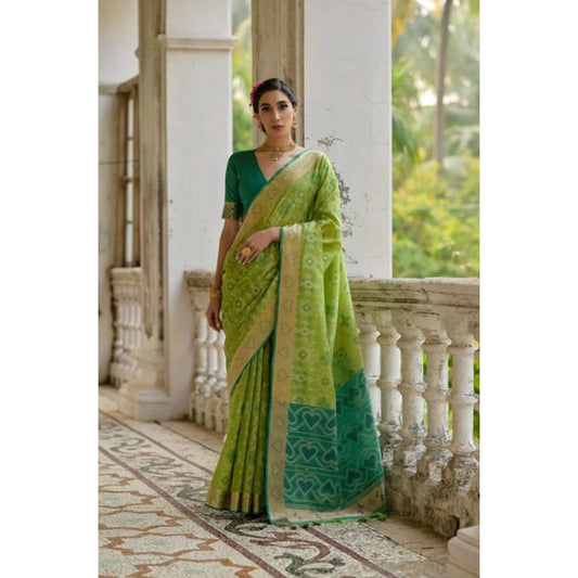 Fabulous Women's Silk Blend Ethnic Ikat Pattern Saree With Blouse Piece