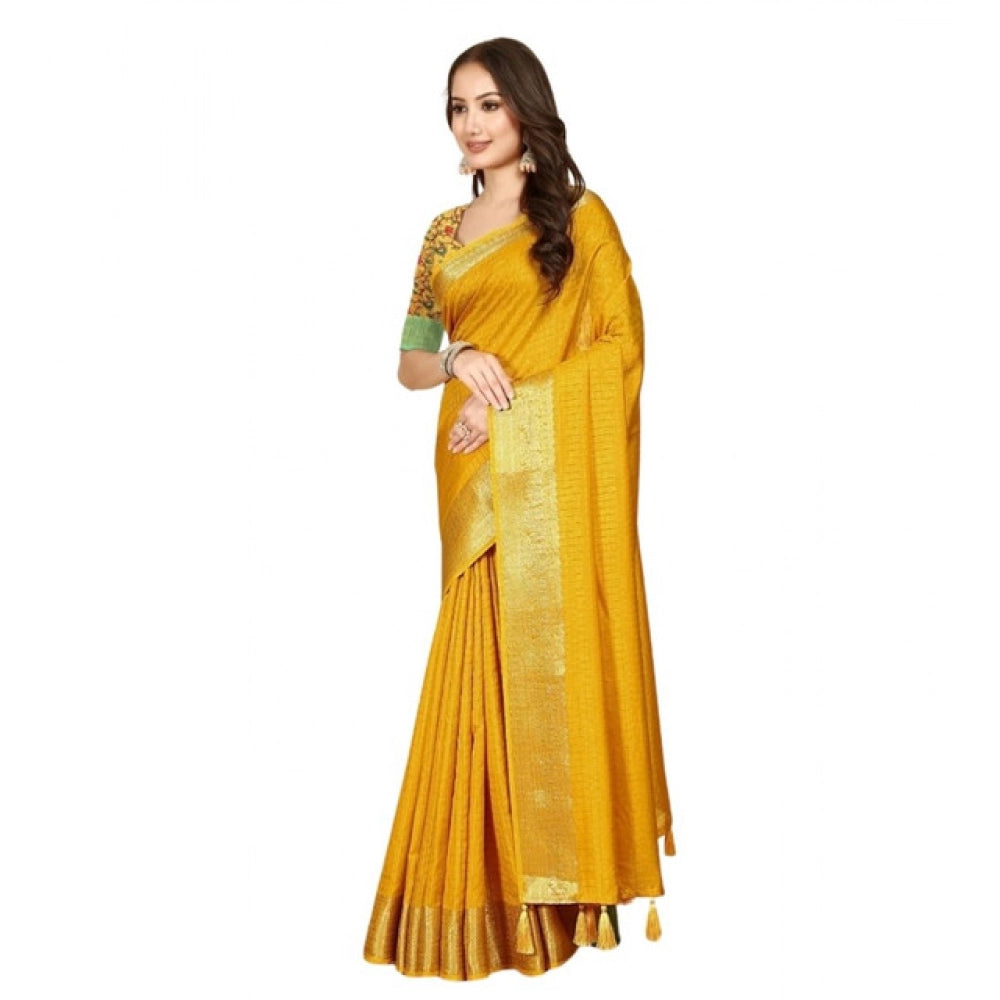 Voguish Women's Cotton Blend Checkered Saree With Blouse Piece