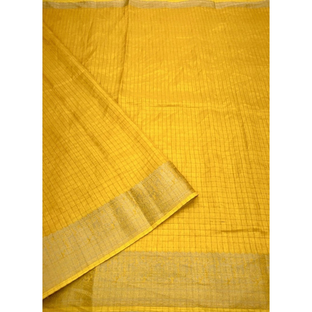 Voguish Women's Cotton Blend Checkered Saree With Blouse Piece