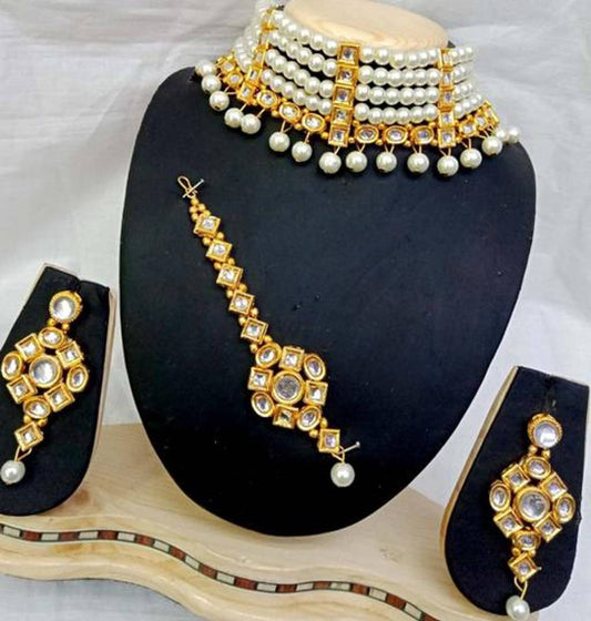 Facinating Kundan Stone Beads Work Jewellery Set