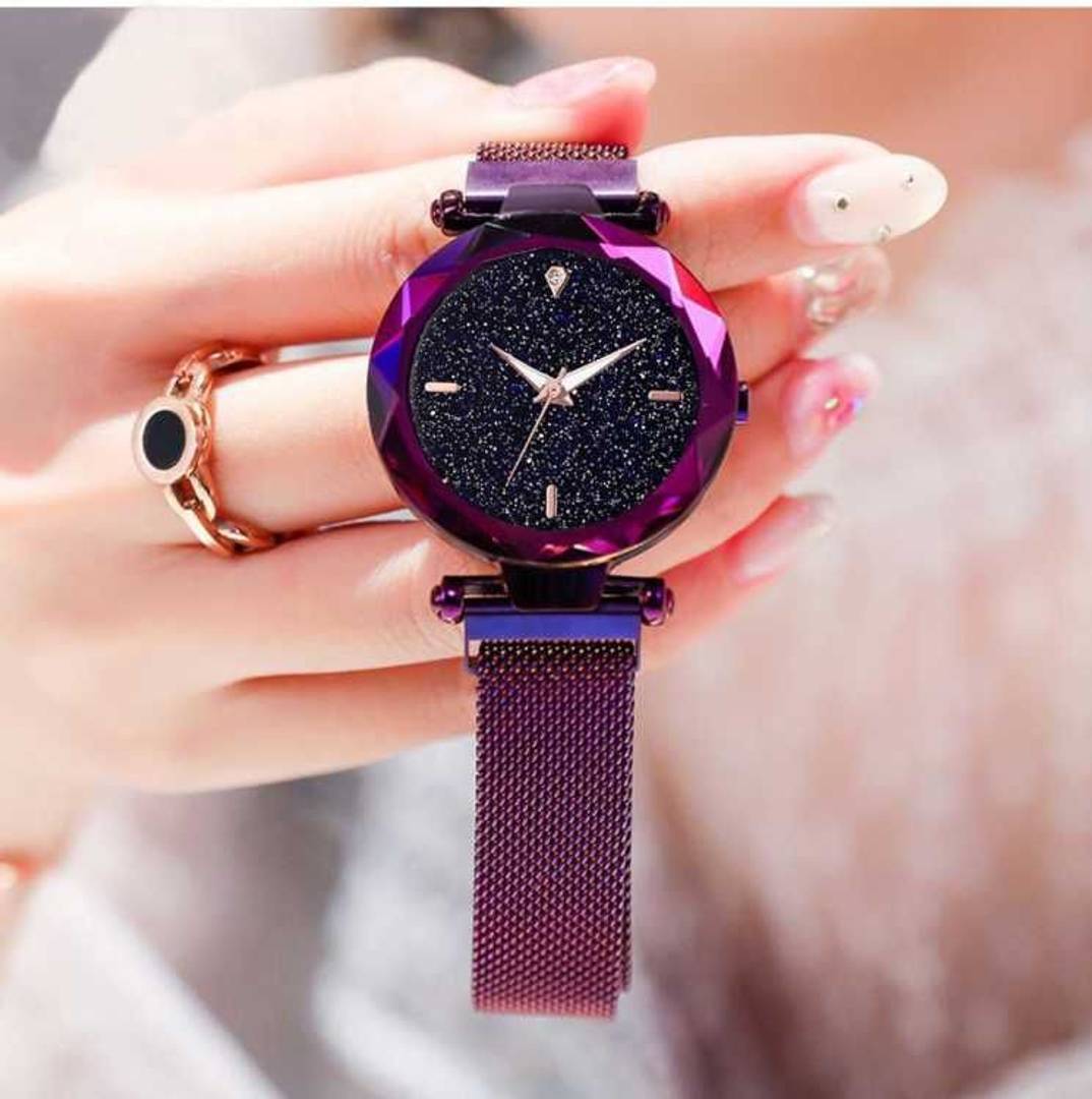 Ravishing Magnetic Strap Women's Watch