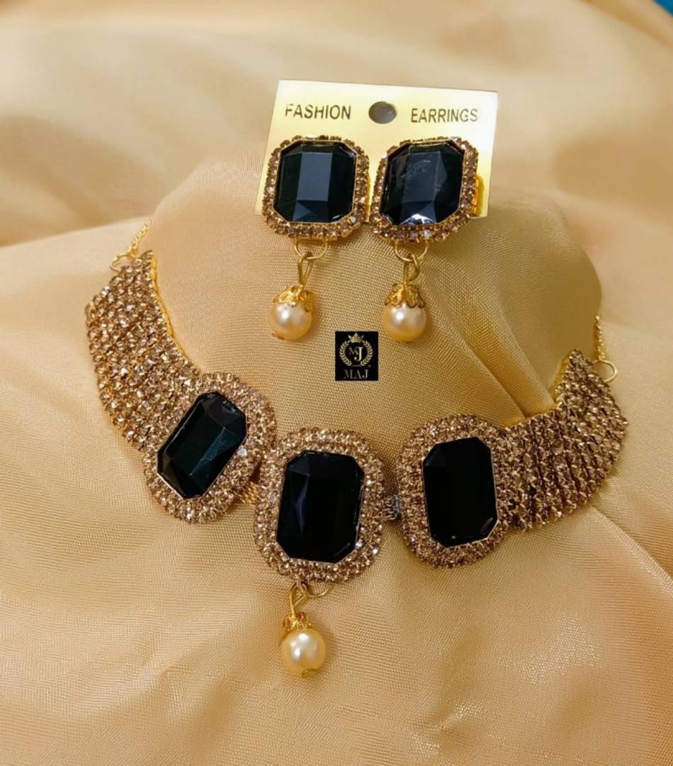 Shimmering Alloy Oxidized Necklace Set