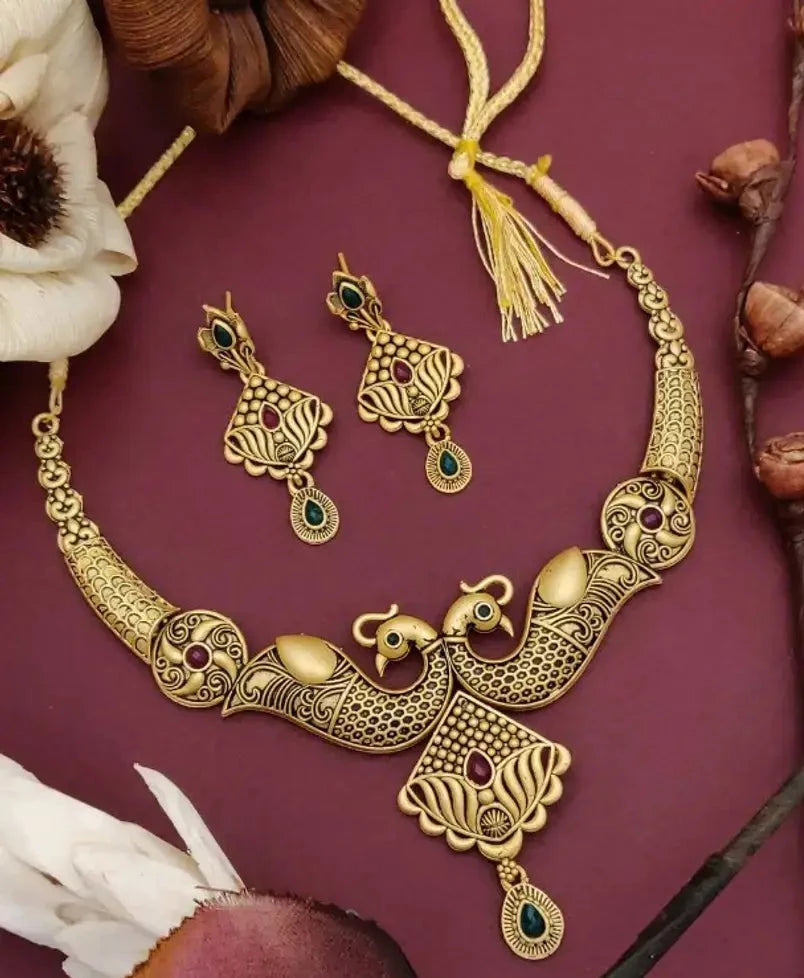 Elegant Golden Alloy Kundan Jewellery Set