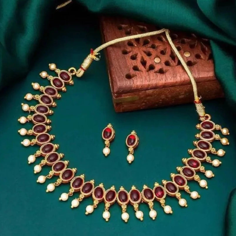 Luxurious Alloy Choker Jewellery Set